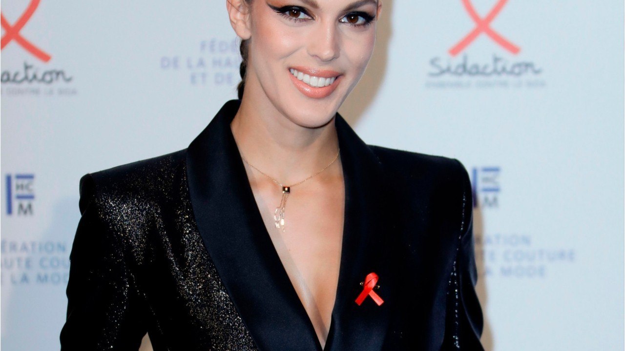 GALA VIDEO : PHOTO - Iris Mittenaere confinée : sa déclaration d'amour à Diego en 10 clichés romantiques