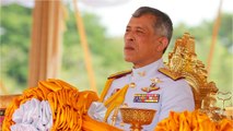 GALA VIDEO - Le roi de Thaïlande fête son premier anniversaire de mariage… depuis l'Allemagne