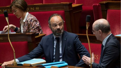 GALA VIDEO - Edouard Philippe éreinté par la crise : "Il est dans une lessiveuse"