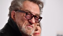 GALA VIDEO - Eddy Mitchell sans langue de bois, il ne se voyait pas chanter avec deux stars