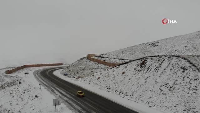 Erzincan'ın yüksek kesimlerinde kar yağışı etkili oldu