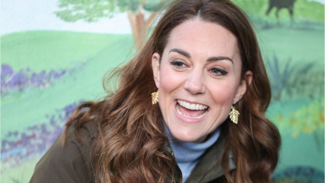 GALA VIDEO - « Pas de grands airs, ni de chichis : le quotidien de Kate Middleton à mille lieues des fantasmes