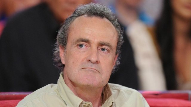 GALA VIDEO - Christophe : son fils Romain perplexe face aux « risques pris par certains pour le Nouvel An