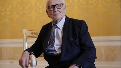 GALA VIDEO - Obsèques de Pierre Cardin : il repose au côté de son grand amour