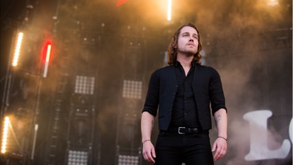 GALA VIDEO - Agressé sur Twitter, Julien Doré ne se laisse pas faire