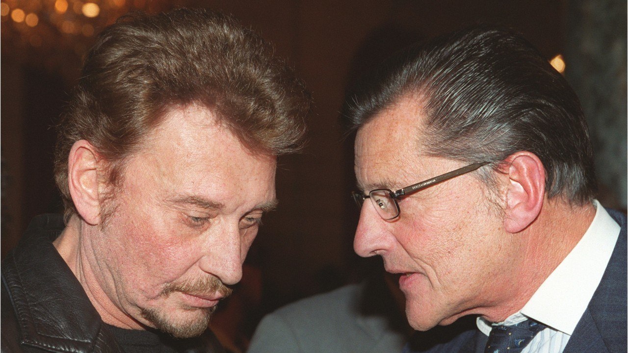 GALA VIDEO - Johnny Hallyday : Jean-Claude Camus, son ex-producteur, se souvient d’une très belle attention du rockeur
