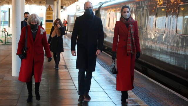 GALA VIDEO - Kate Middleton et William : « onéreux et pas écologique … Leur royal tour fait polémique.