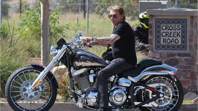 GALA VIDEO - Johnny Hallyday rattrapé par le cancer après son road-trip : la réaction déroutante de Laeticia