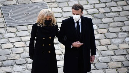 GALA VIDÉO - « Là, Brigitte n’est pas là… " : Emmanuel Macron isolé à la Lanterne, ce qui change pour leur couple
