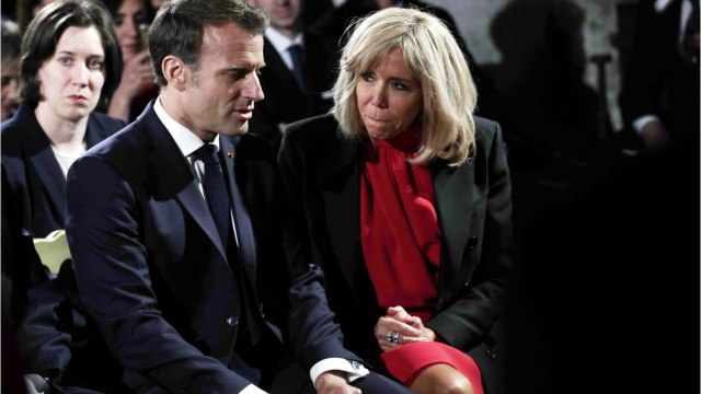 GALA VIDEO - Brigitte Macron : cette humiliation qu'elle a évitée à François Hollande, il y a deux ans