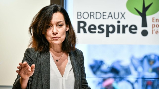 GALA VIDEO - Mort « foudroyante d'Emmanuelle Ajon : de quoi souffrait la femme politique ?