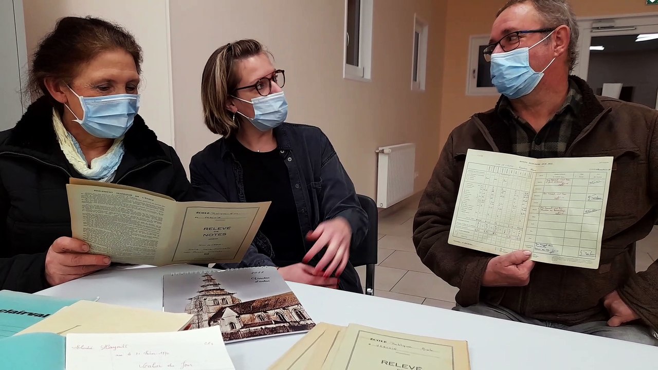 A Verchin, des bulletins et des cahiers d'écoliers des années 70 retrouvés dans le grendier