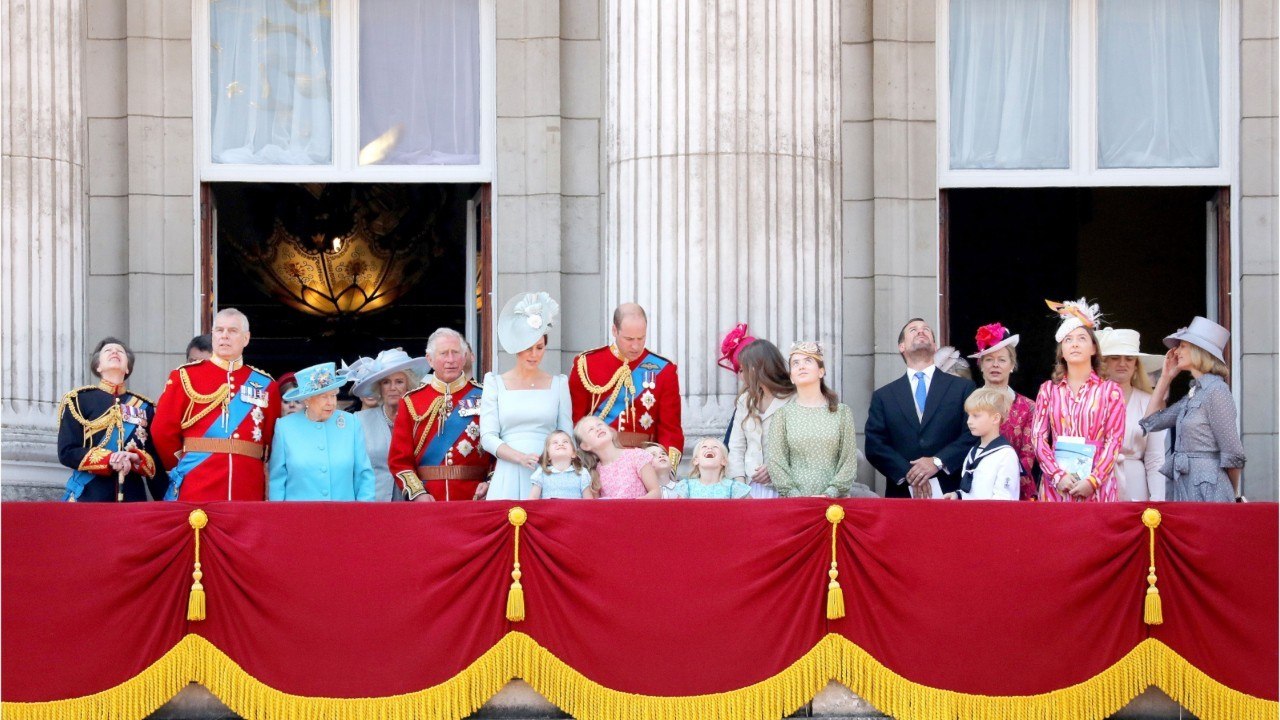 GALA VIDEO - Mariage de Gabriella Windsor : qui est le cousin de la reine, Michael de Kent le père de la mariée ?