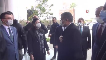 Sağlık Bakanı Fahrettin Koca: "Yakın zamanda dünya genelinde Omicron'un baskın varyant olmasını bekliyoruz"