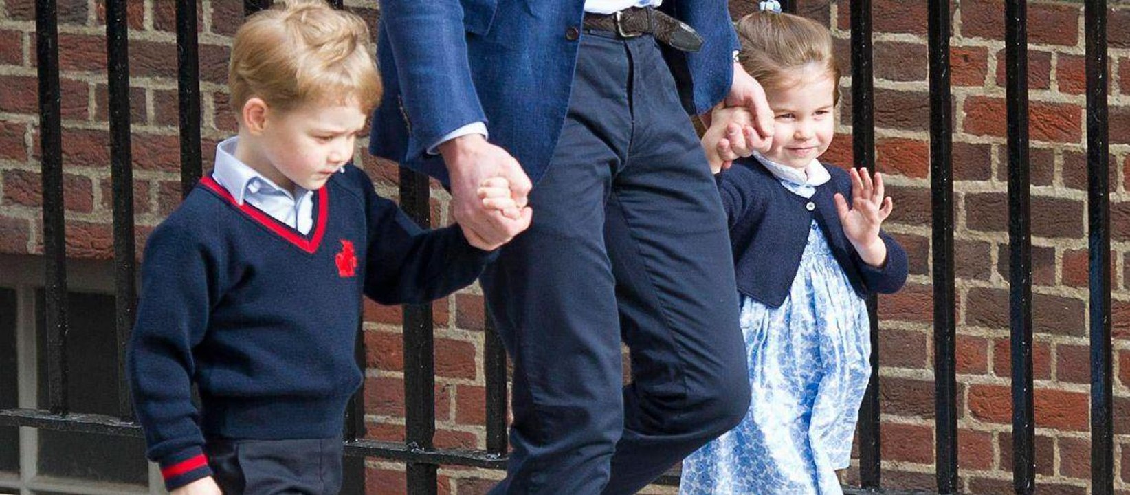 GALA VIDEO - Le prince George, un grand frère protec­teur : son geste débor­dant d’amour pour sa petite soeur Char­lotte