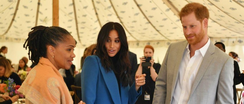 GALA VIDEO - Doria Ragland: la preuve que la mère de Meghan Markle ne s’est pas habituée à son titre de duchesse