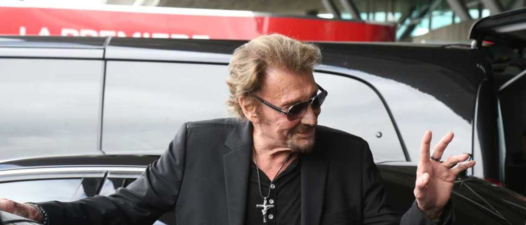 GALA VIDEO - La vraie raison derrière le titre de son dernier album, « Mon pays, c'est l'amour »