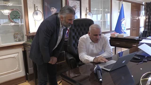 Trabzon Büyükşehir Belediye Başkanı Zorluoğlu AA'nın Yılın Fotoğrafları oylamasına katıldı