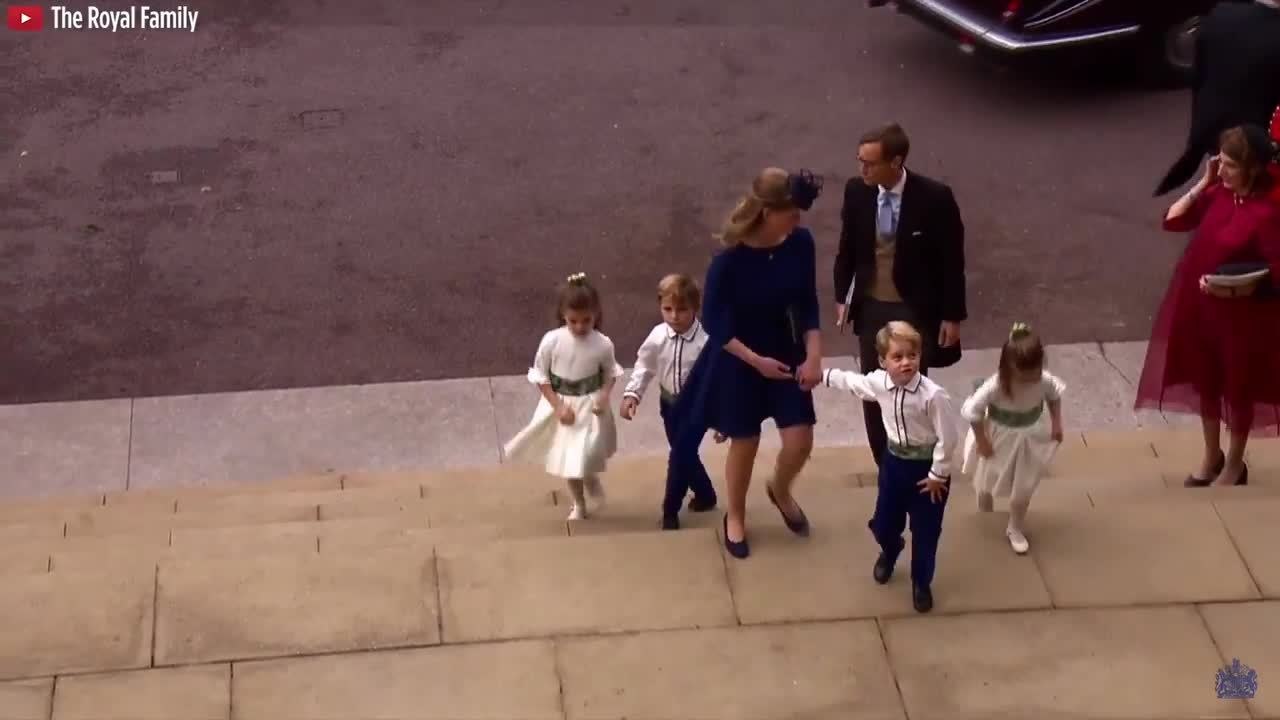 GALA VIDÉO - Mariage d'Eugénie d'York : arrivée du prince George et de la princesse Charlotte