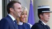 GALA VIDEO - Emmanuel et Brigitte Macron en amoureux à l’Elysée… le couple présidentiel plus uni que jamais