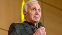 GALA VIDEO - La présence d'un invité a particulièrement bouleversé la famille de Charles Aznavour lors des obsèques à Montfort-l'Amaury