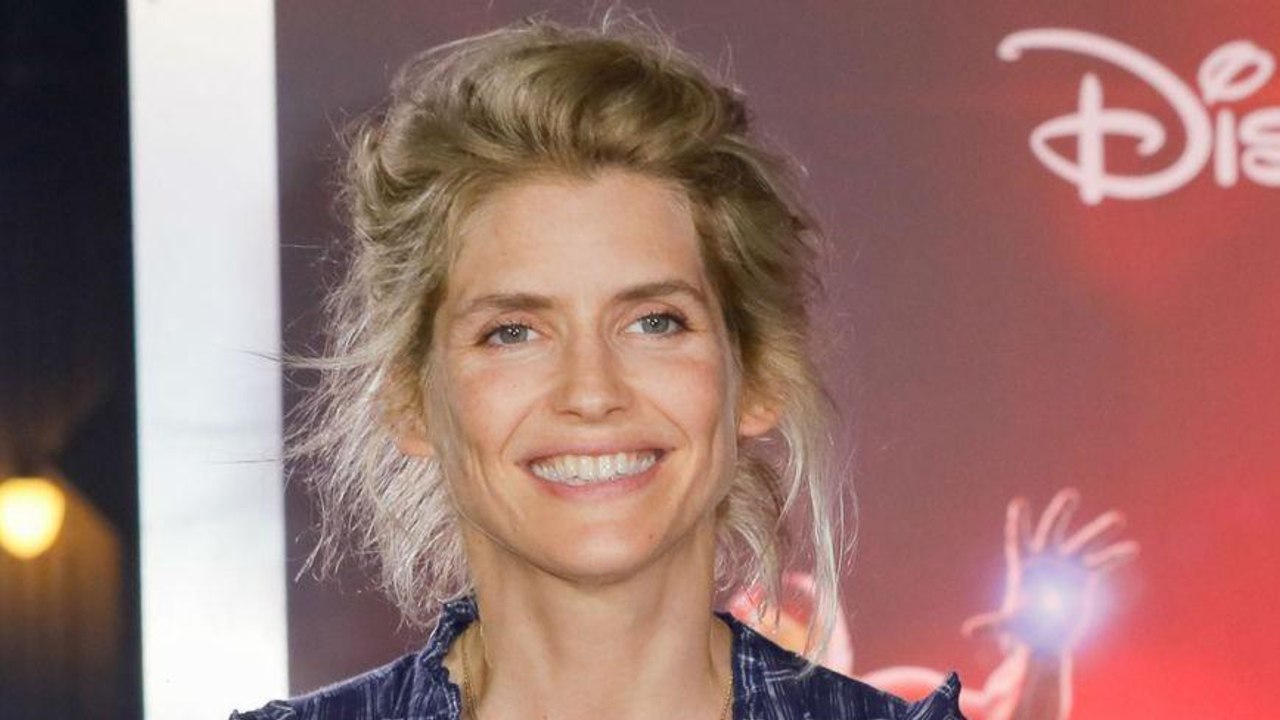 GALA VIDEO – Alice Taglioni, son rare cliché de vacances avec Laurent Delahousse