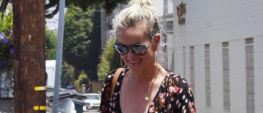 GALA VIDEO - La réponse décomplexée de Laeticia Hallyday aux polémiques sur l’album de Johnny