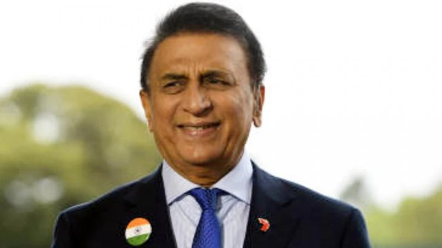 Who is correct among Virat kohli and BCCI? Gavaskar Told