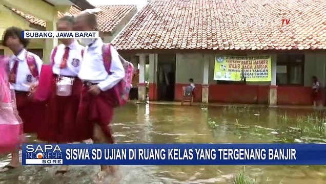 Minta Relokasi! Setahun Sekali, Siswa SDN Sindang Laut 1 Subang Harus Ujian Sambil Direndam Banjir