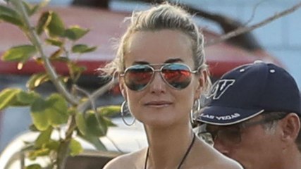 GALA VIDEO - La réac­tion toni­truante de Laeti­cia Hally­day en appre­nant le verdict du tribu­nal