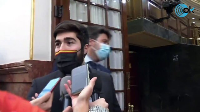 Vox 'trolea' a Podemos: Si nos devolvéis el altavoz, os devolvemos las piedras de Vallecas