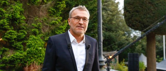 GALA VIDEO - La pique de Laurent Ruquier à Laurence Boccolini, désormais sa concurrente à la radio