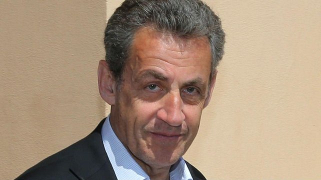 GALA VIDEO - Nicolas Sarkozy dévoile sa chanson préférée de Carla Bruni… et ce n'est pas elle qui la chante