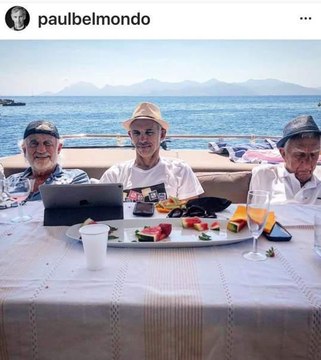 GALA VIDEO – Jean-Paul Belmondo en vacances avec son fils, Paul, Ashley Graham le top XXL en bikini, les Bleus et leurs enfants… Hot, insolite ou drôle, la semaine des stars en images