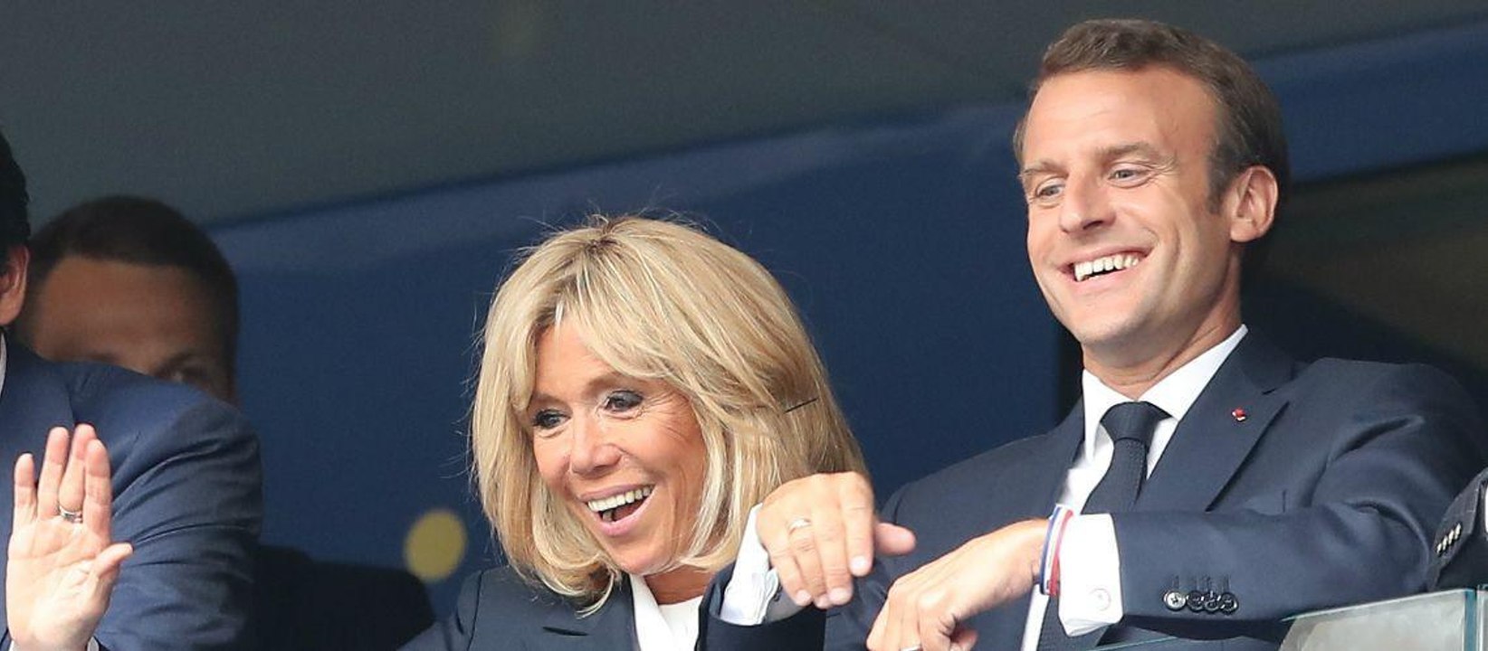GALA VIDEO - Le jour où Emmanuel Macron a modifié le protocole de l'Elysée par amour pour sa femme Brigitte