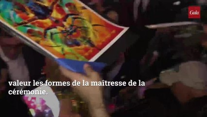 GALA VIDEO - Cannes 2018 : Cate Blan­chett en robe dos nu échan­crée sur les reins enflamme..