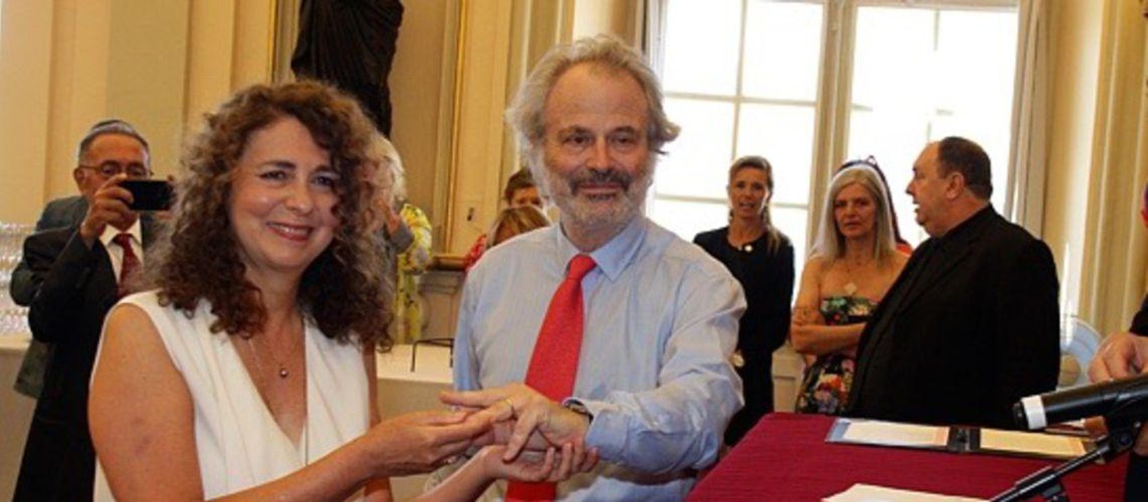 GALA VIDEO - François Hollande et Julie Gayet, Christian Estrosi : le plein de people au mariage de Franz-Olivier Giesbert