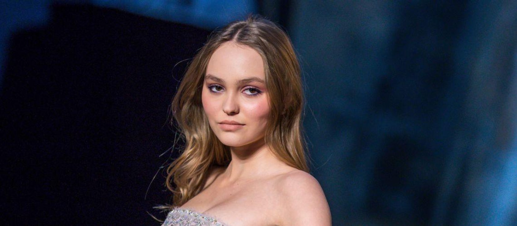 GALA VIDEO - Lily-Rose Depp : sa nouvelle copine est la fille d’un acteur ultra craquant