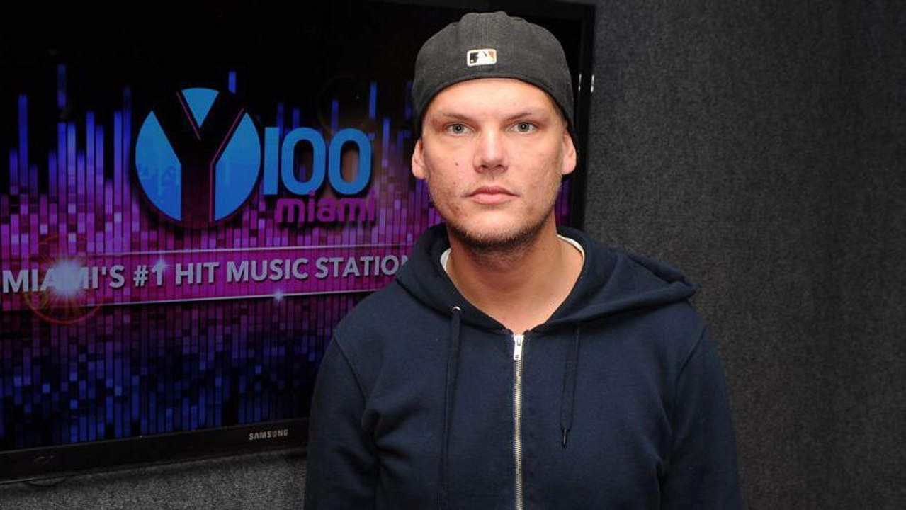 GALA VIDÉO - Avicii : le docu­men­taire qui fait froid dans le dos après la mort du DJ suédois