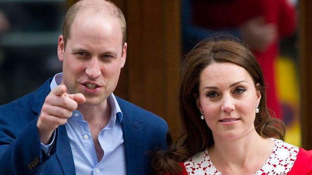 GALA VIDÉO - Kate Midd­le­ton, inquiète pour son fils : ses mots au prince William lorsqu'elle présen­tait au monde le Royal Baby 3