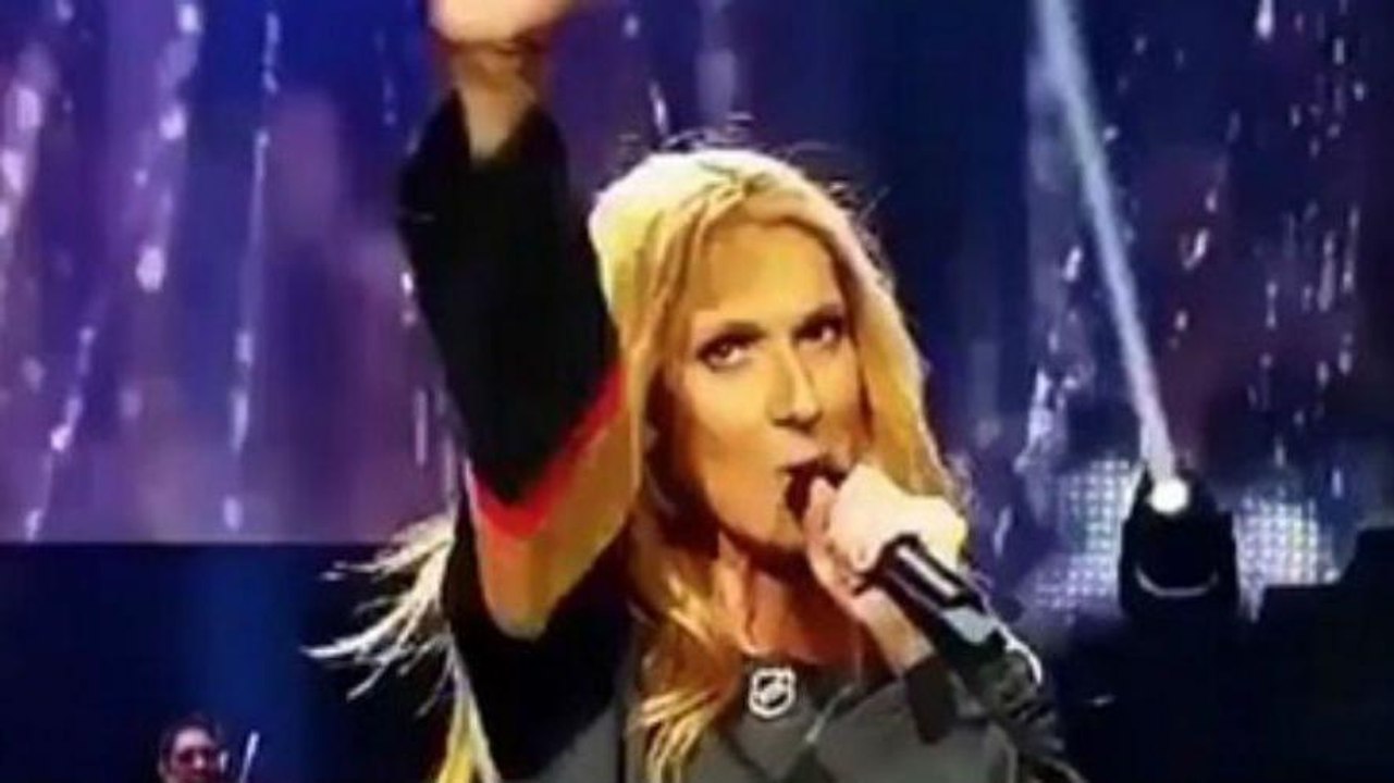 GALA VIDÉO - Céline Dion: déchaî­née… et très bizar­re­ment habillée pour son retour sur scène, à Las Vegas !
