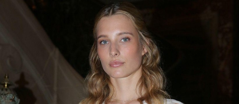 GALA VIDEO - Ilona Smet, amoureuse : les « bisous de sable » de son chéri la comblent de bonheur