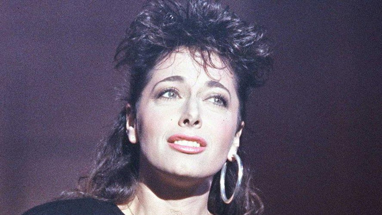 GALA VIDÉO - Rose Laurens empor­tée par une « salo­pe­rie de cancer »