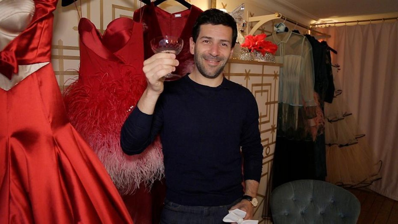 VIDEO GALA – Les 3 pièces fétiches d'Alexis Mabille, fondateur d'Alexis Mabille