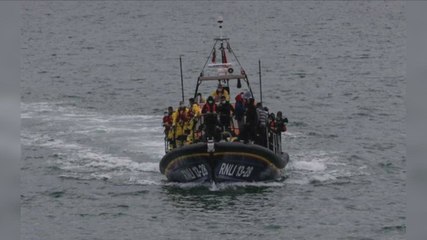 Kent MPs call to crack down on people smuggling after 28 people die in Channel