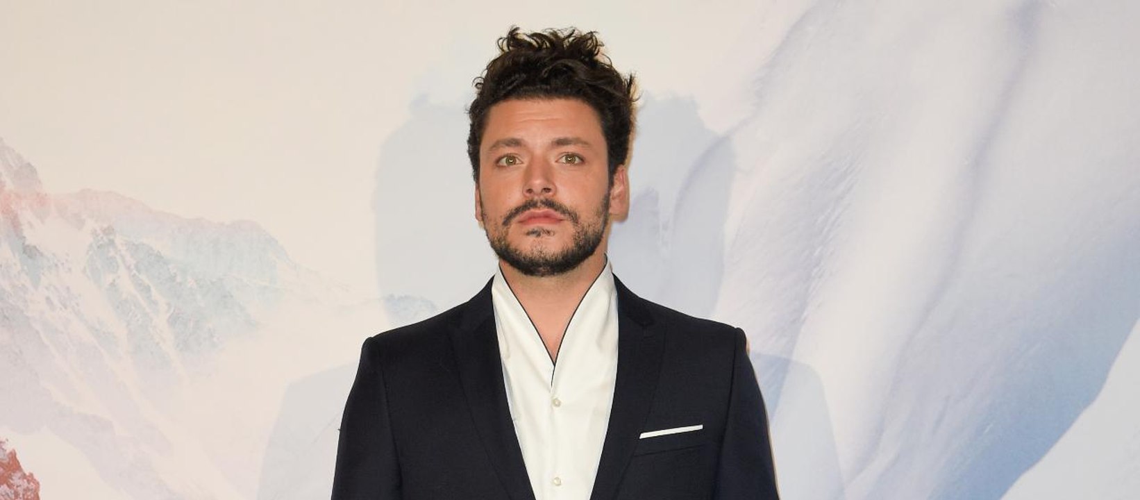 GALA VIDEO- Kev Adams se moque de lui-même dans un sketch
