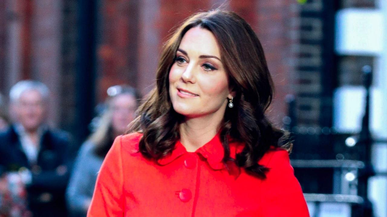 Comment Kate Middleton porte le serre-tête, l'accessoire phare de 2019 ?