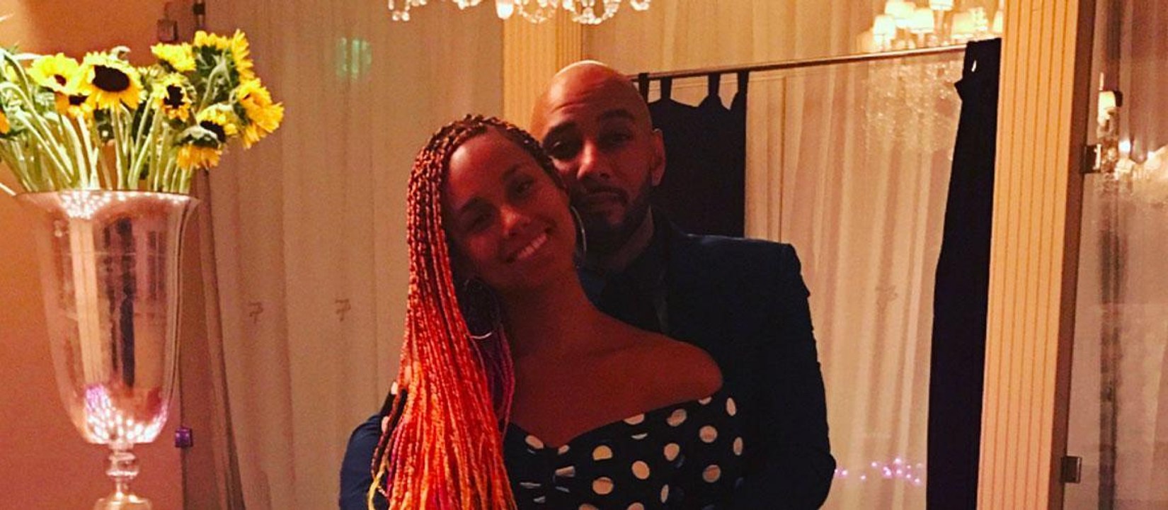 GALA VIDEO - Alicia Keys et son mari fêtent leur anniversaire de mariage au champagne