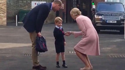GALA VIDEO - Le prince William emmène George pour son premier jour d'école