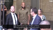 GALA VIDEO - Lily Allen main dans la main avec son petit ami à la fashion week de Paris
